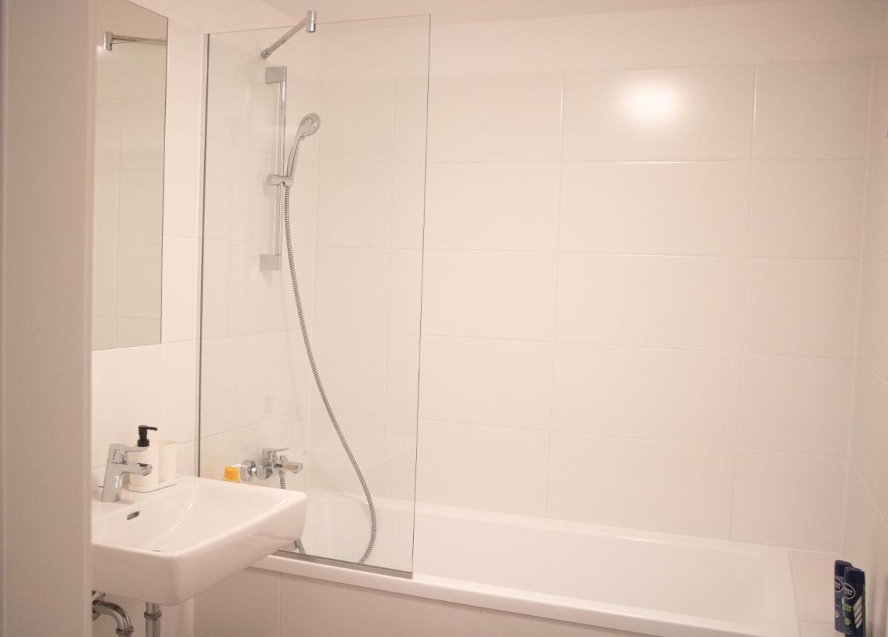 Flat2Go Modern Apartments - Harmony Of City And Nature Wien Exteriör bild
