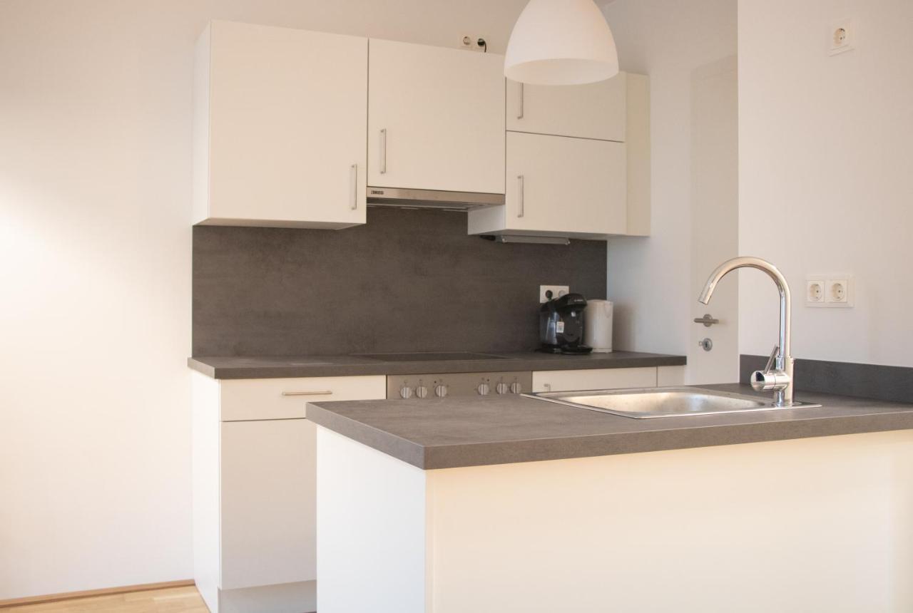 Flat2Go Modern Apartments - Harmony Of City And Nature Wien Exteriör bild