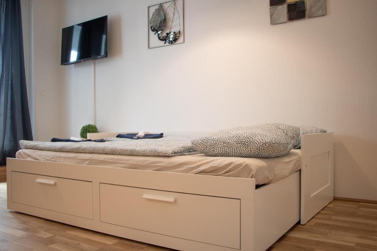 Flat2Go Modern Apartments - Harmony Of City And Nature Wien Exteriör bild